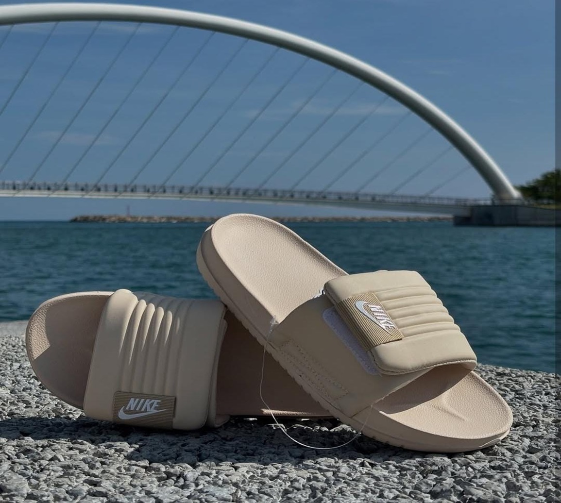Nike slides - Image 3