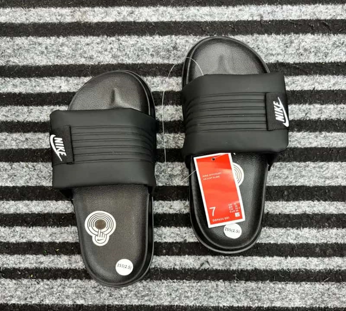 Nike slides - Image 5